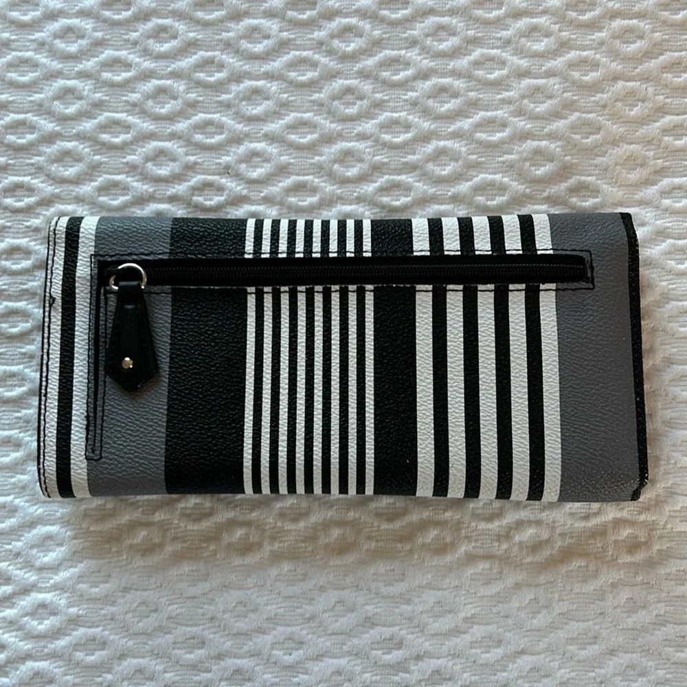 Vera Bradley Textured Wallet - Picture 2 of 11